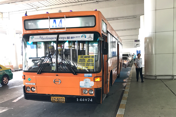 ドンムアン空港とカオサン通りを結ぶA4バス
