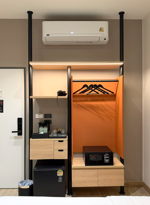 冷蔵庫、セイフティーボックスなど