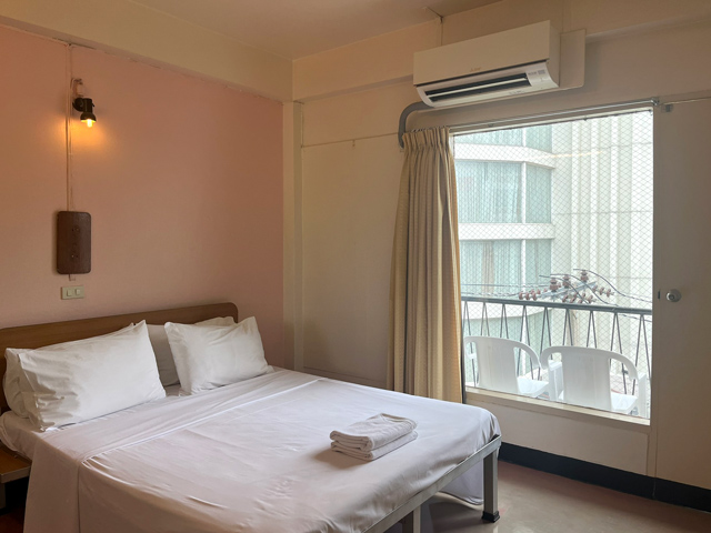 客室は簡素そのもの