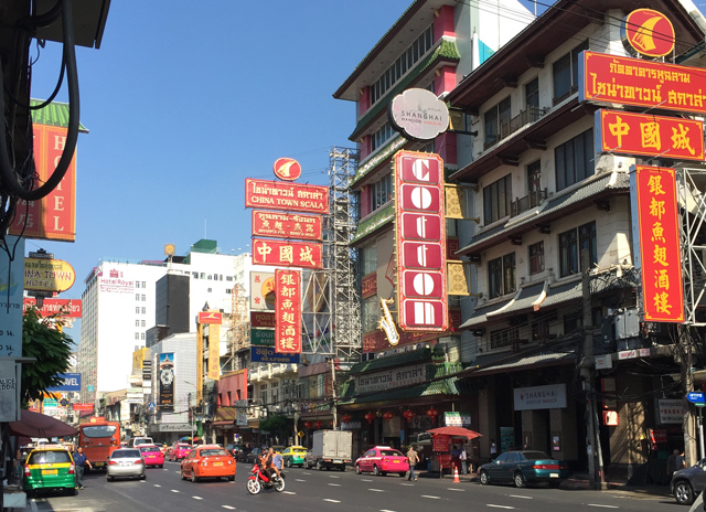 バンコクのチャイナタウン、ヤワラー通り
