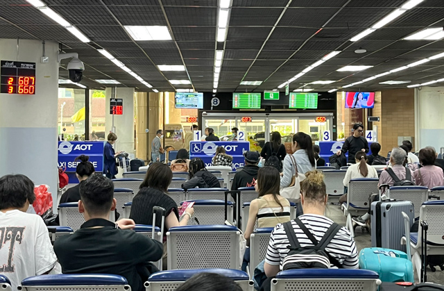 国際線ターミナルのタクシー乗り場