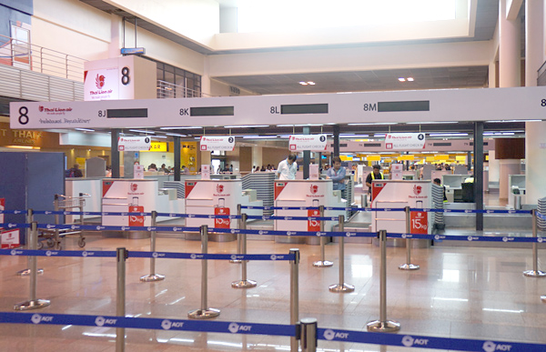 ドンムアン空港　タイ・ライオンエアのチェックインカウンター
