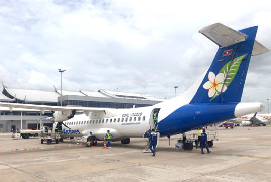 ラオス航空のATR72型機