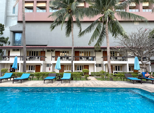 プールとプールヴィラ