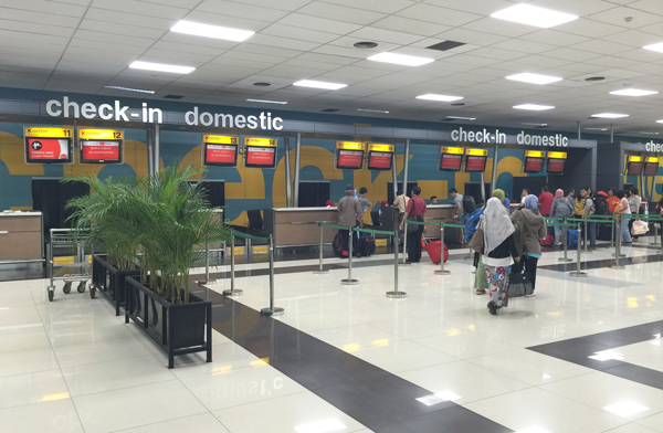 エアアジアの国内線チェックインカウンター