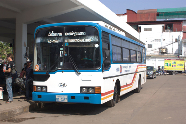 タイ・ラオス国際バス