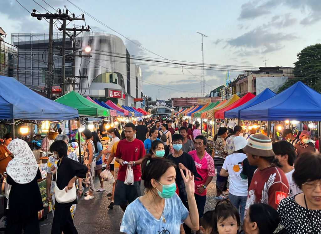 ナイトマーケットの様子